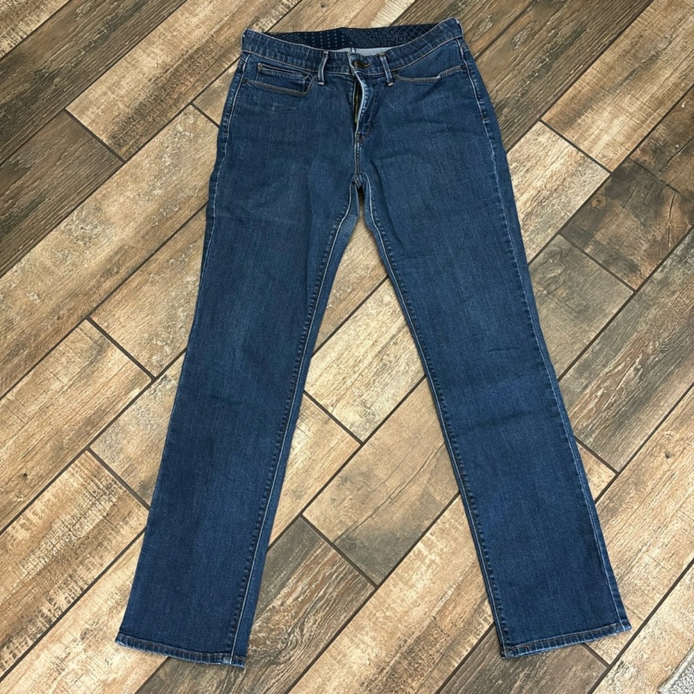 Levi’s straight leg jeans